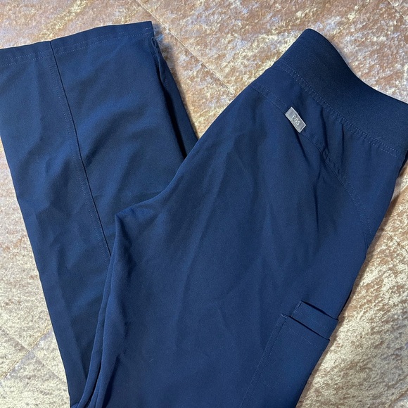 Figs Navy Scrub Pants with Light Gray Drawstring - Picture 4 of 6